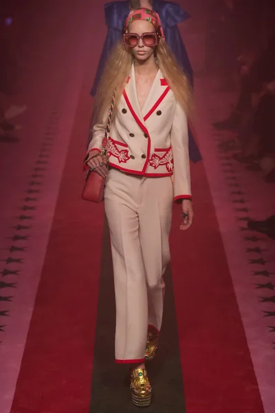 Look 55